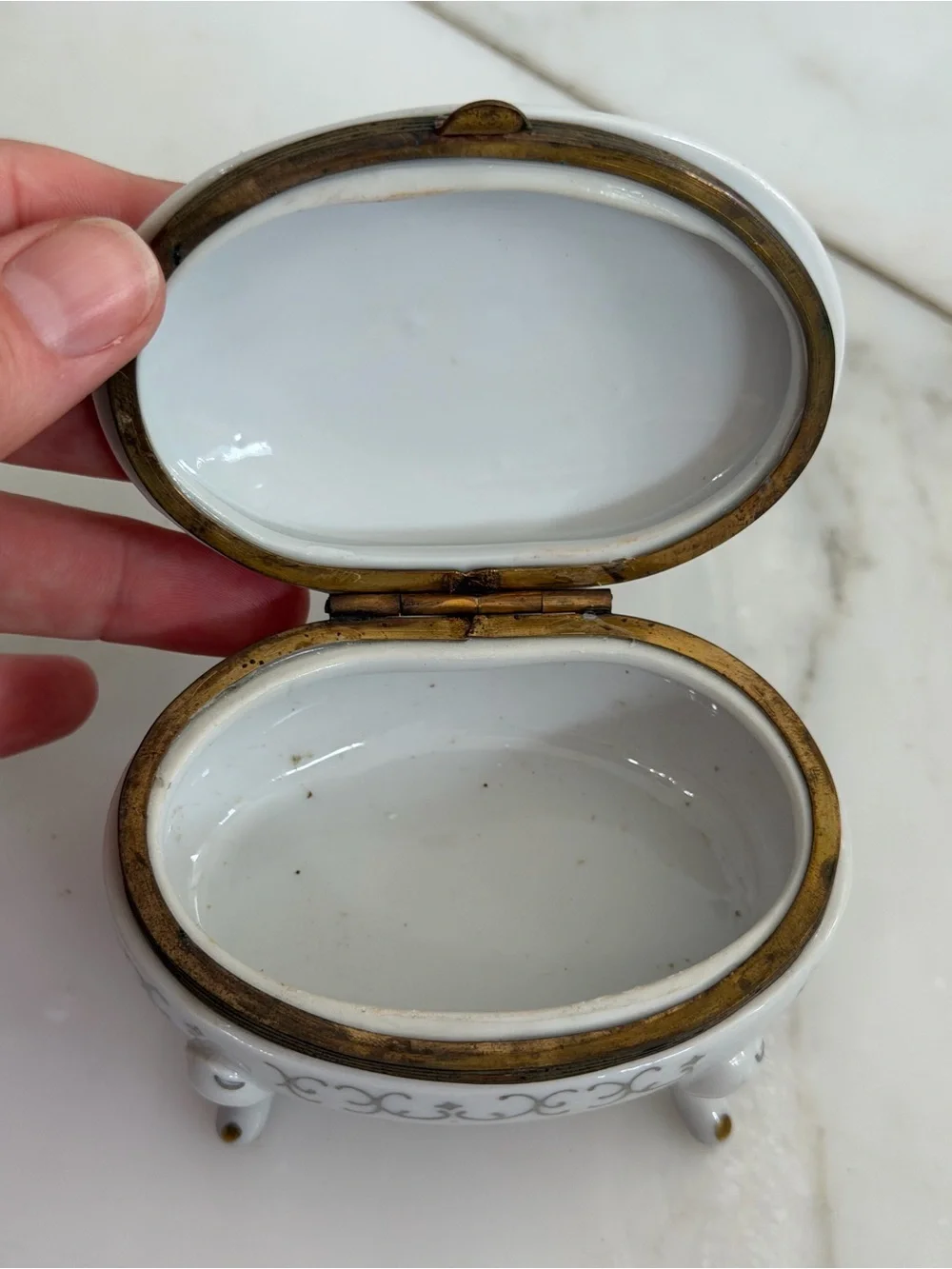 Vintage Antique Hand Painted Ceramic Four leg Trinket Ring Holder